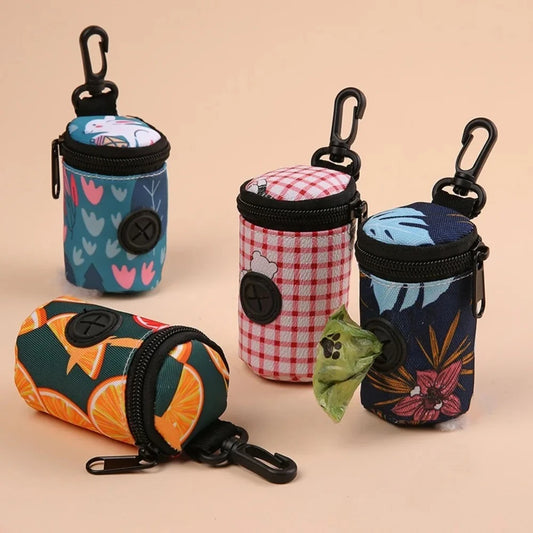 Dispensador de Bolsas para Excrementos de Perro Colgable con Cremallera Accesorio para Pasear Perros Soporte para Bolsas de Basura Portátil Lindo Organizador de Bolsas de Basura Suministros para Mascotas